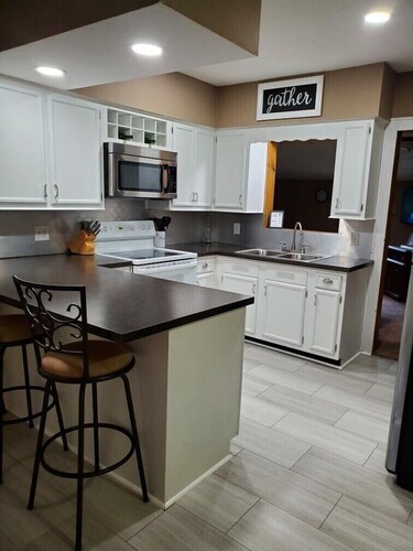 Comfortable Cottage That is Close to Area Attractions 