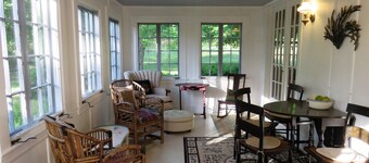 Ski the White Mountains! Slopes within 20 min! 3 Bdrm, 2.5 Bath, Vintage Home.