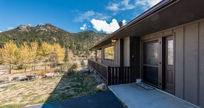 Yksi VRBO: n arvostetuimmista Estes Parkin lomakodeista!