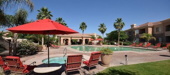 Gilbert/Mesa Luxury Resort Condo - 2 Pools, Spa's, Gym, BBQ's, Business Centre