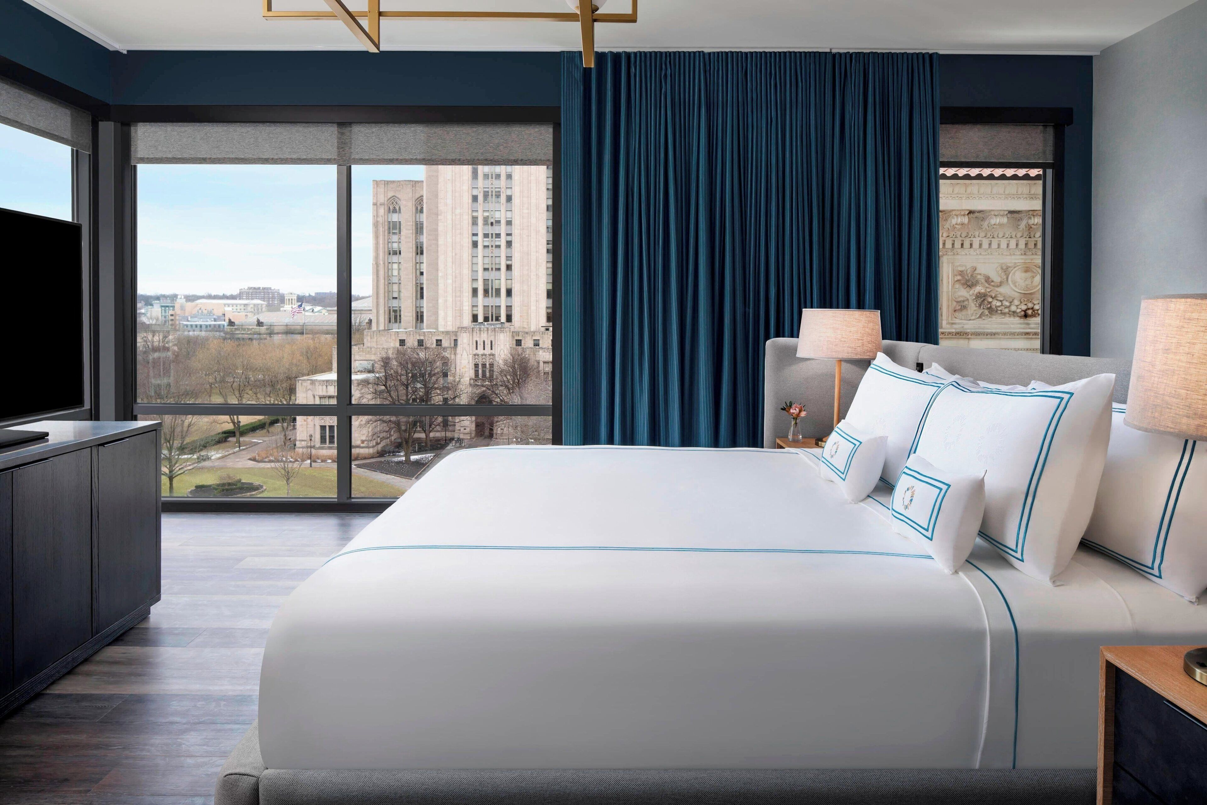 minibar, in-room safe, desk, laptop workspace