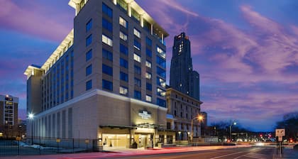 The Oaklander Hotel, Autograph Collection
