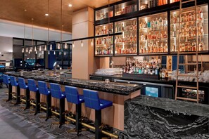 Lounge - The Oaklander Hotel, Autograph Collection (Pittsburgh)