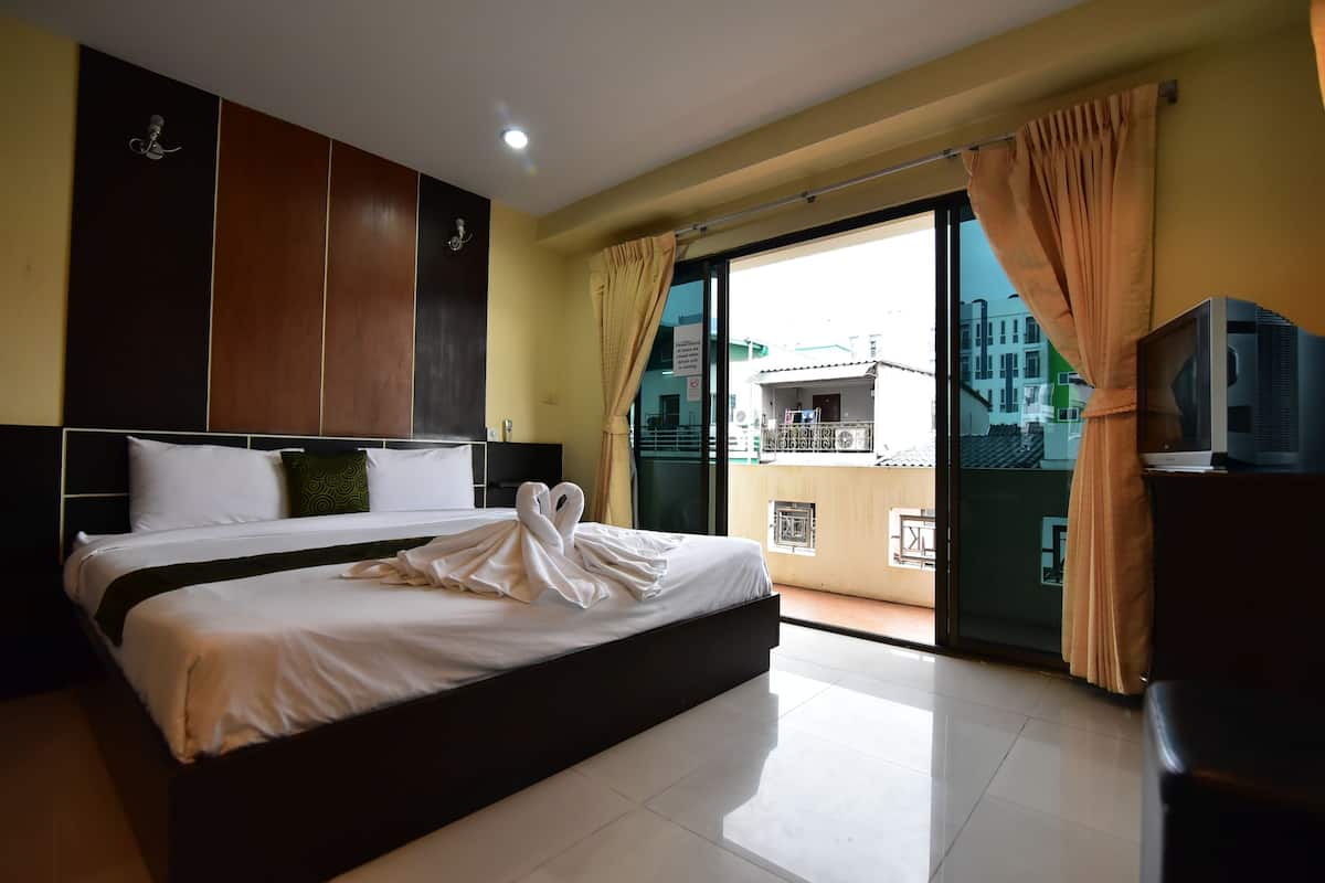 Superior Room | In-room safe, blackout drapes, WiFi (free)