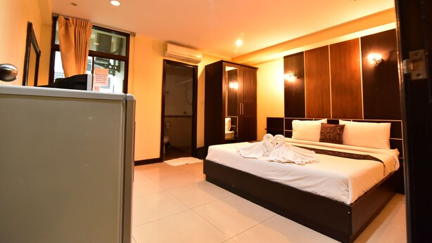 Standard Room | In-room safe, blackout drapes, WiFi (free) - Climax Hotel (Pattaya)