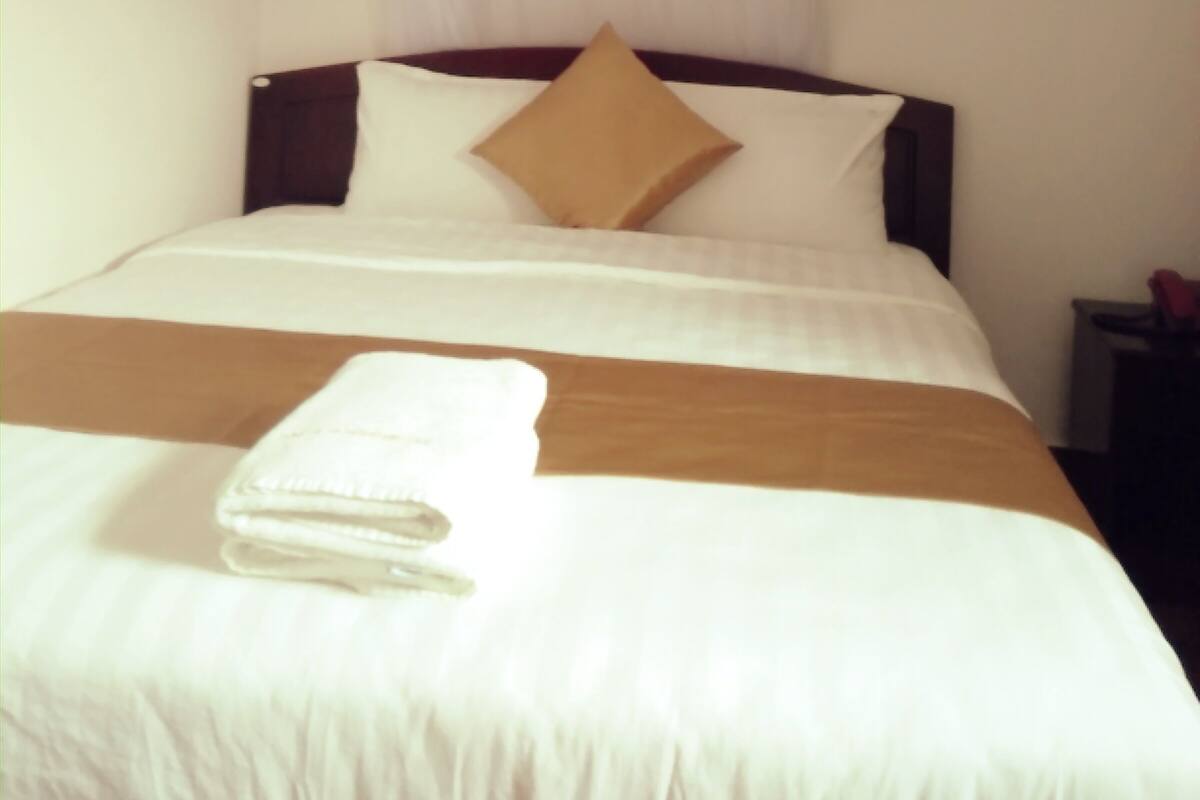 Deluxe Double Room | Desk, iron/ironing board (on request), free WiFi