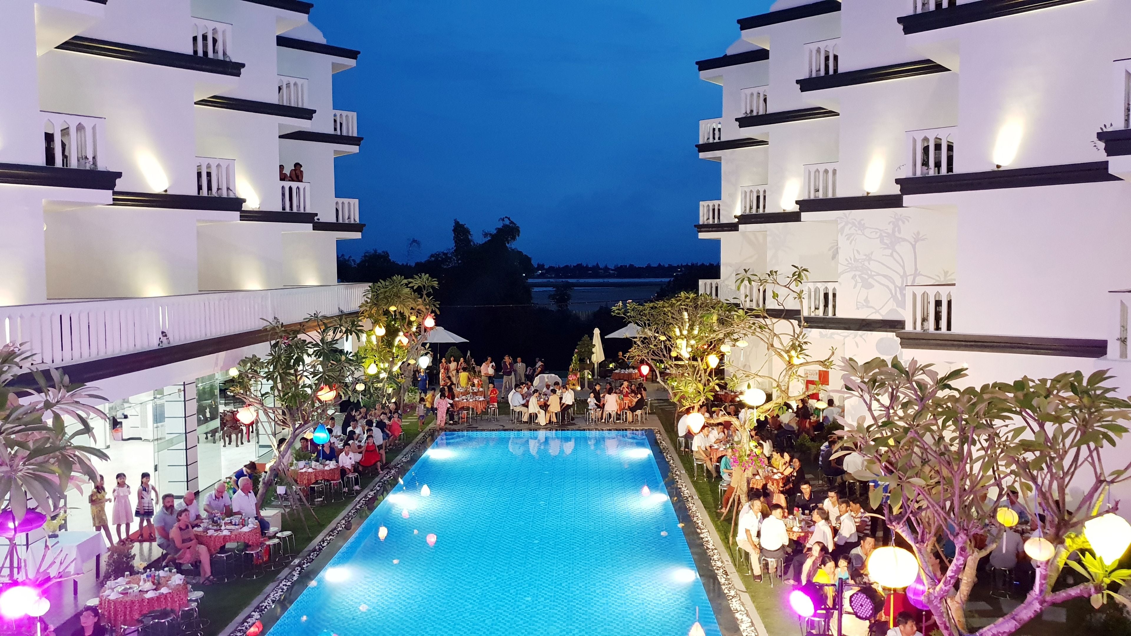 outdoor banquet area