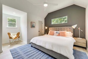 5 bedrooms, desk, iron/ironing board, free WiFi