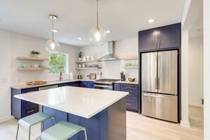 Fridge, microwave, oven, stovetop - Bachelorette Fave w Pool - 2 Miles to Downtown ATX (Austin)