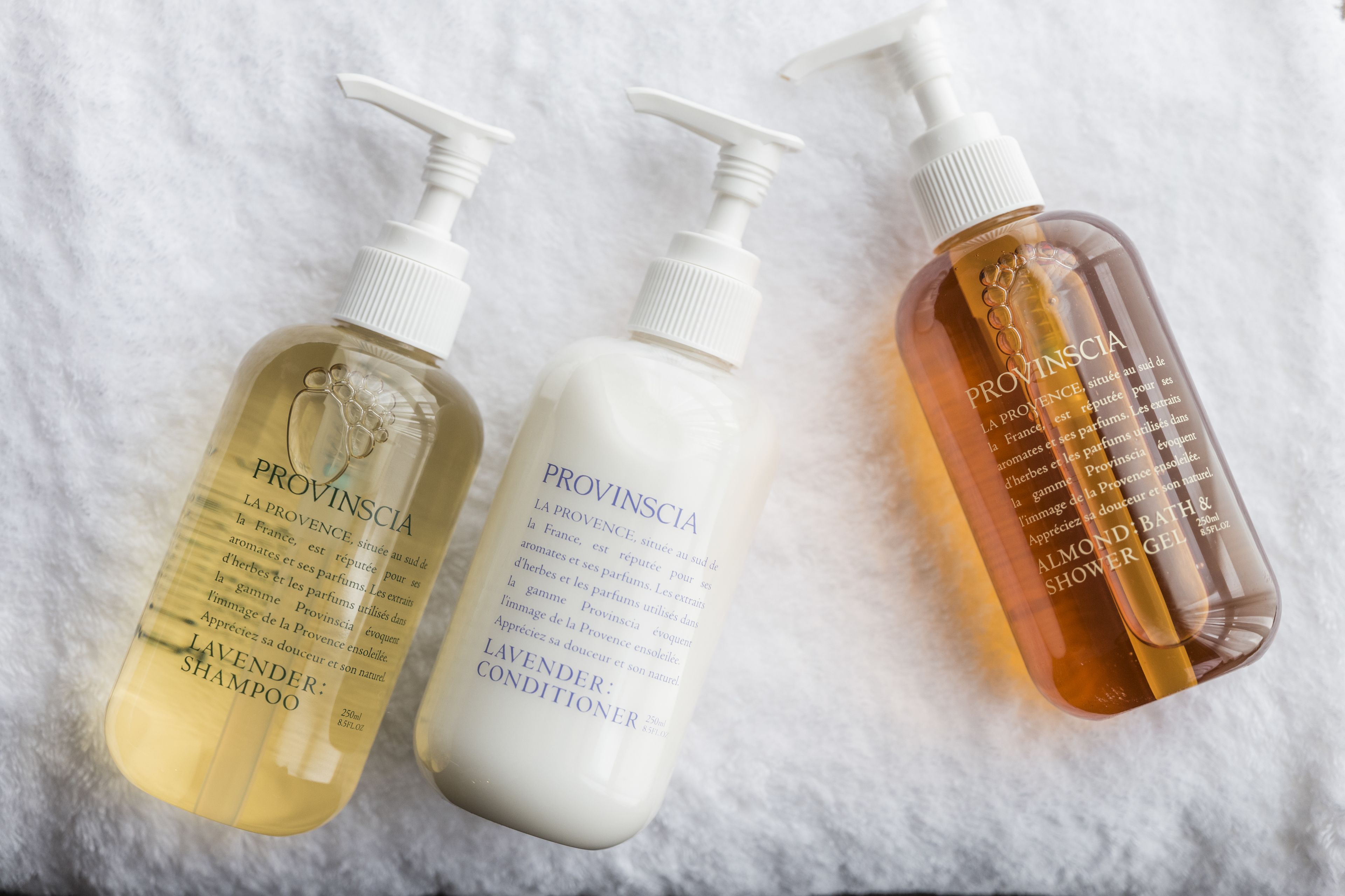 separate bathtub and shower, deep-soaking bathtub, rainfall showerhead