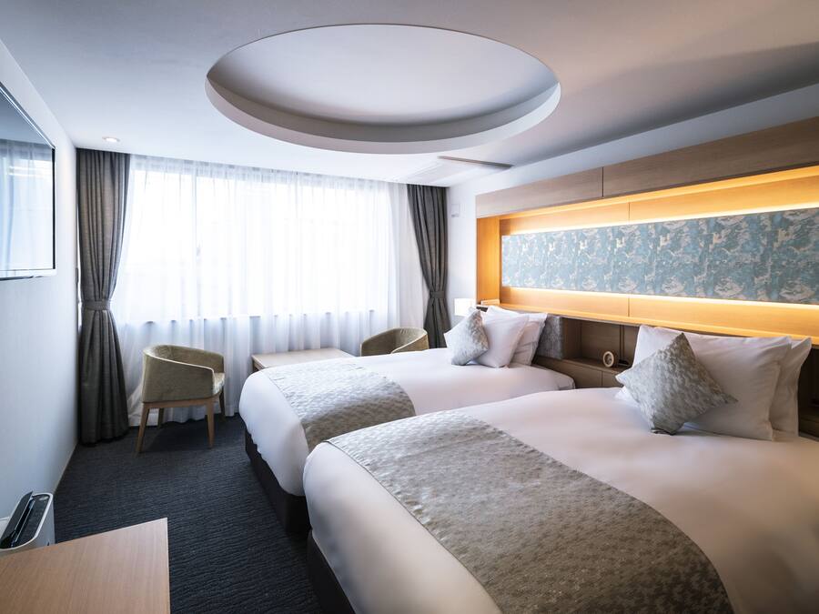 Superior Twin Room, 1 Bedroom, Non Smoking | Premium bedding, down duvets, minibar, in-room safe