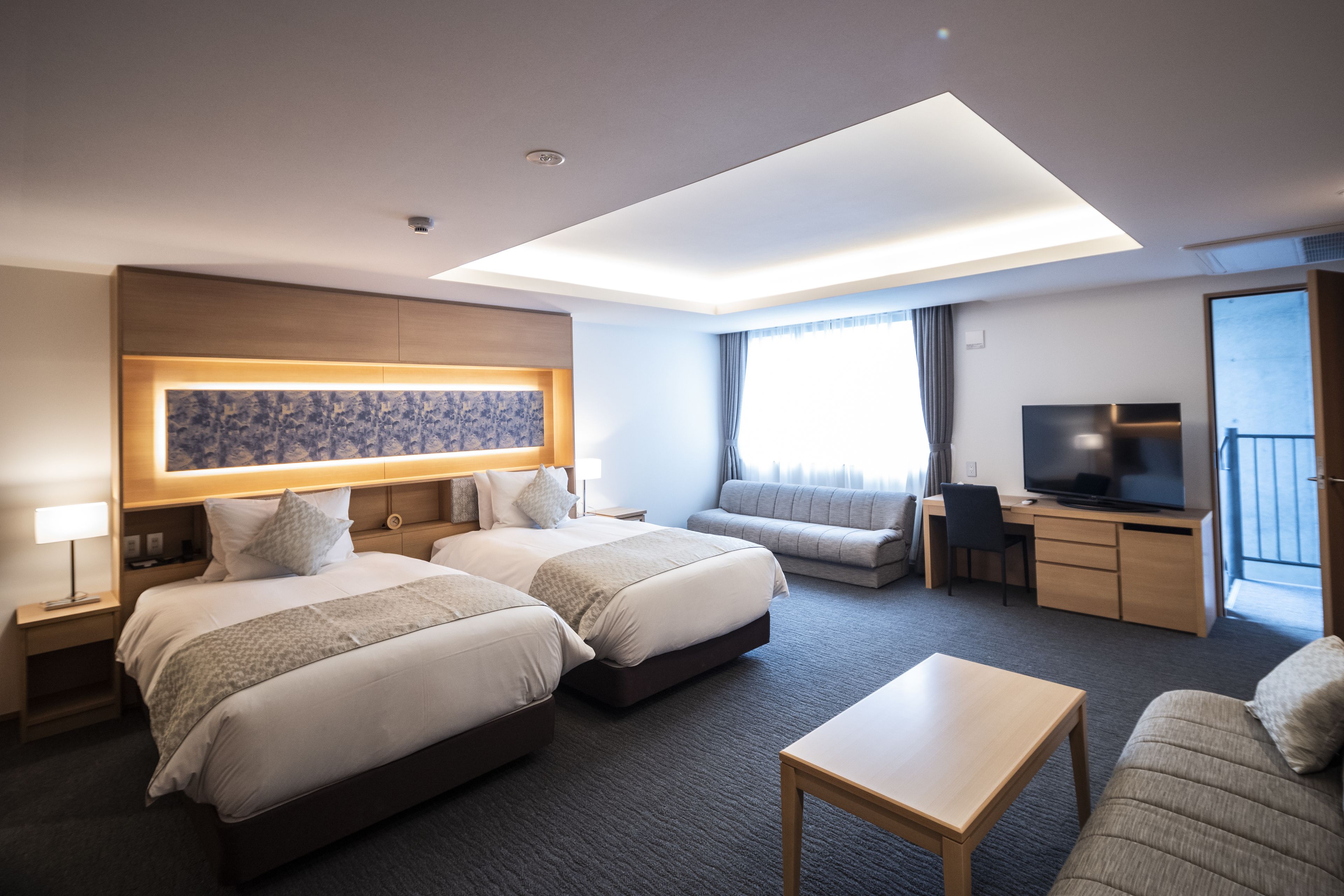 family suite twin room, frosted glass, non smoking | 1 bedroom, premium bedding, down duvets, minibar