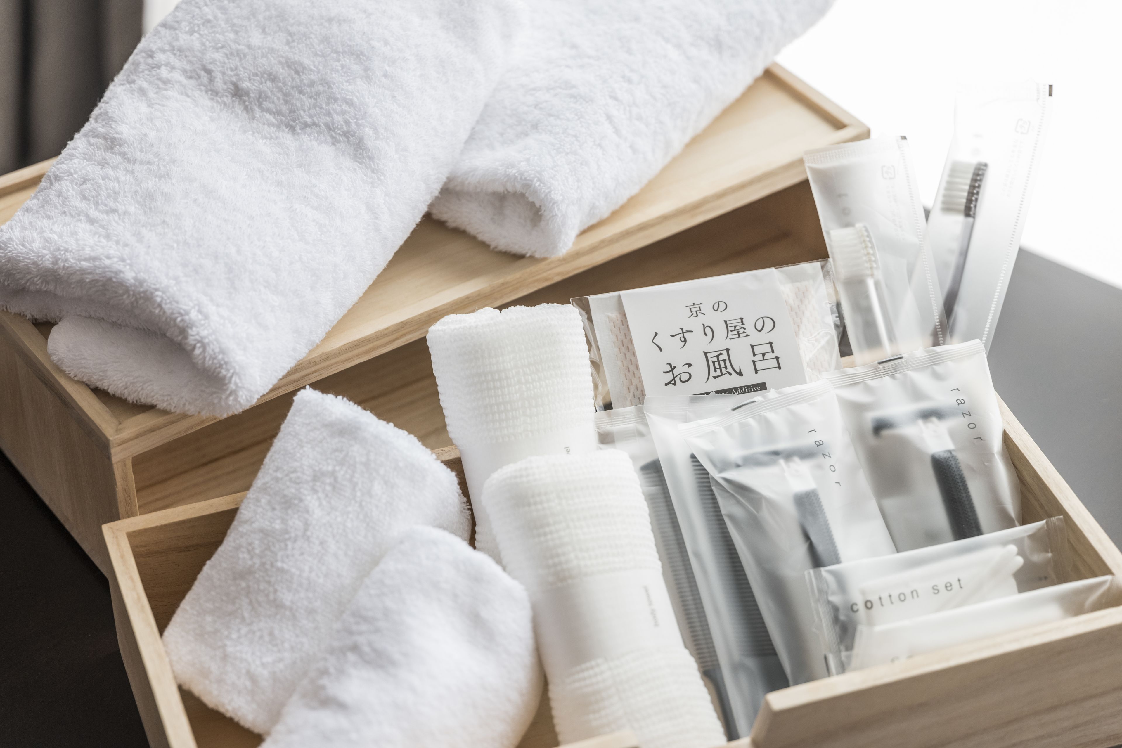 separate bathtub and shower, deep-soaking bathtub, rainfall showerhead