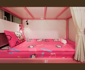 Shared Dormitory, Women only | In-room safe, blackout drapes, soundproofing, free WiFi