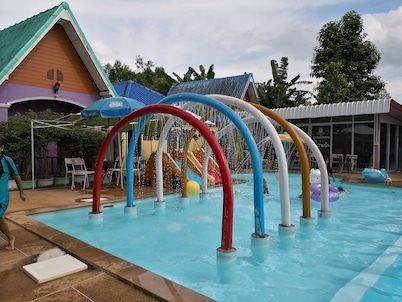 Turfan Hotel and Tigger Park
