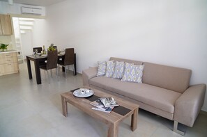 Comfort Duplex | Living room | LED TV - 2 BD Maisonette Galatex (Limassol)