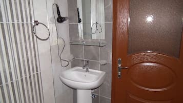 Triple Room, Lanai, Sea View | Bathroom | Shower, free toiletries, hair dryer, towels