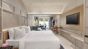 Premium Room with Pool Access | Hypo-allergenic bedding, in-room safe, desk, laptop workspace