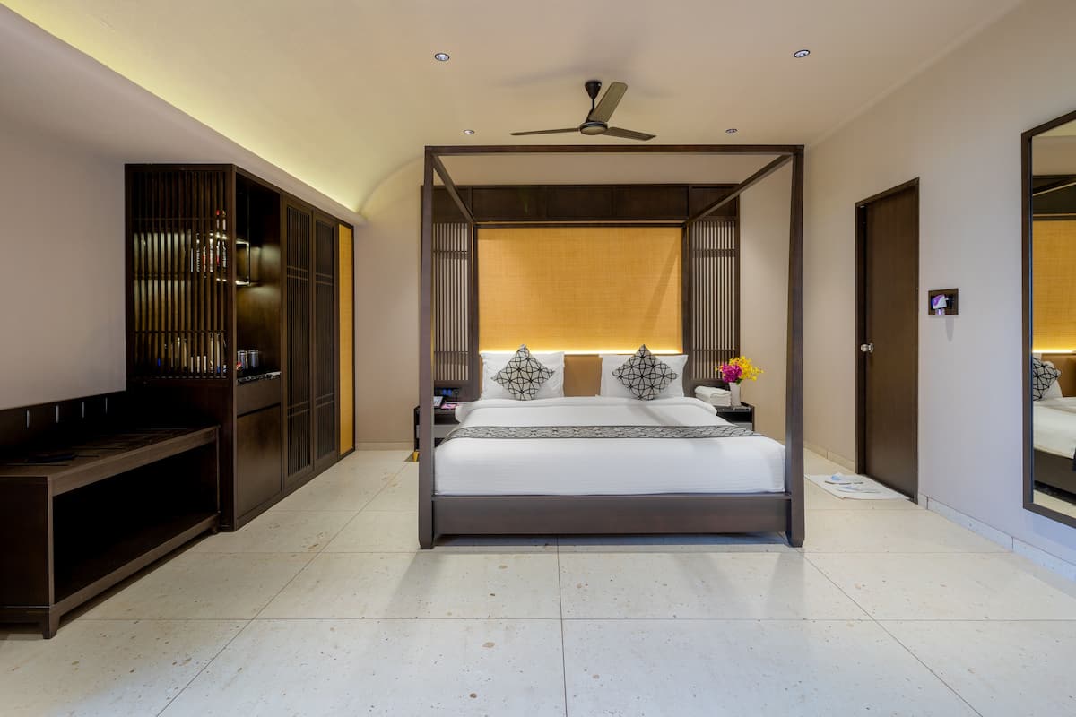 Premium Room WIth Bathtub | Biancheria da letto ipoallergenica, una cassaforte in camera