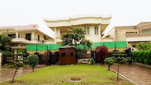 Interior - Royal Guest House (Islamabad)