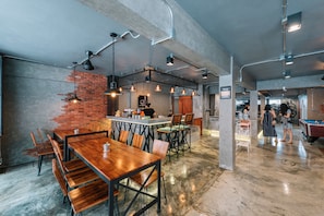 Cafe - Bed & Bike Hostel (Chiang Rai)