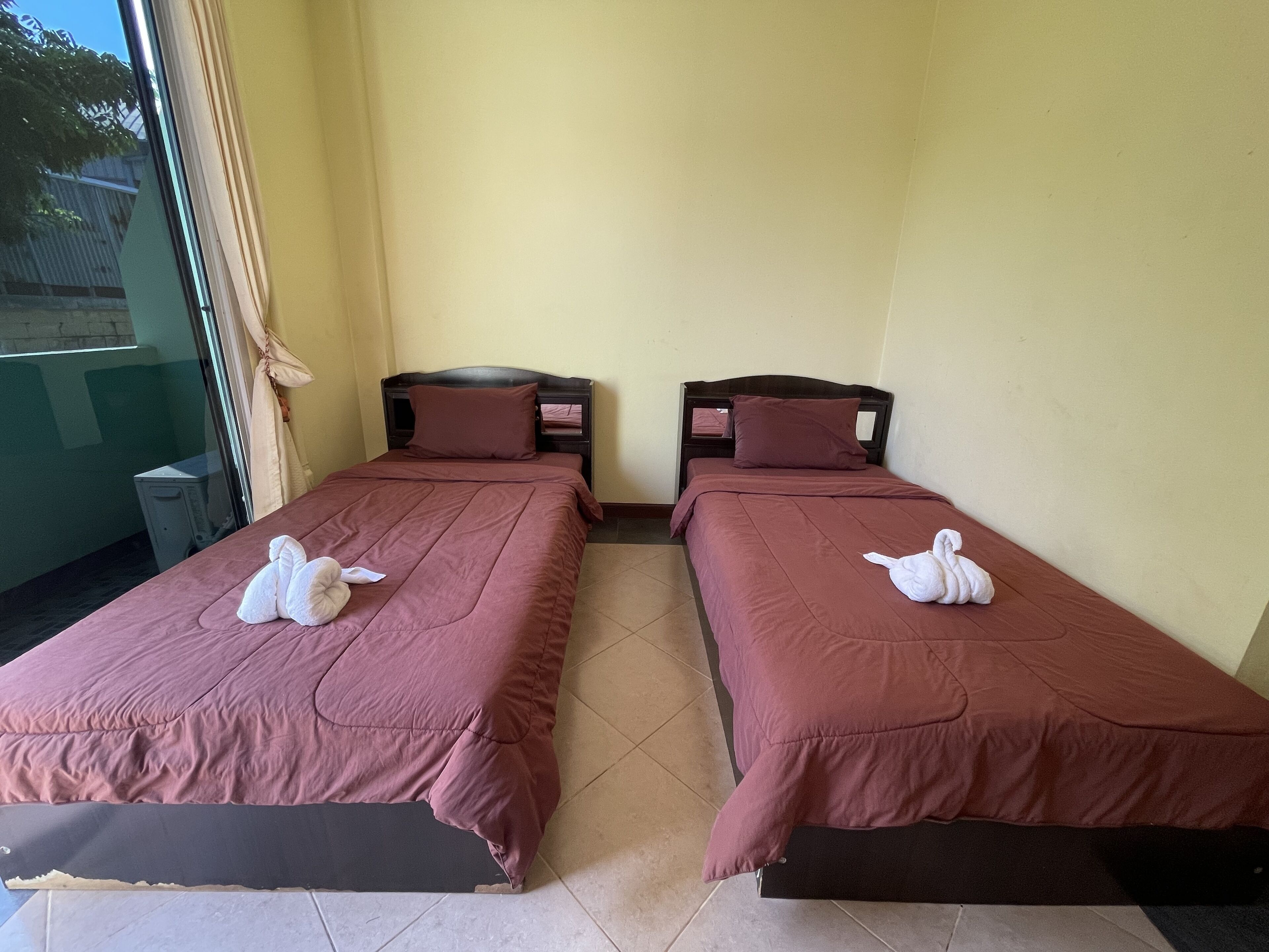 standard twin room | free wifi