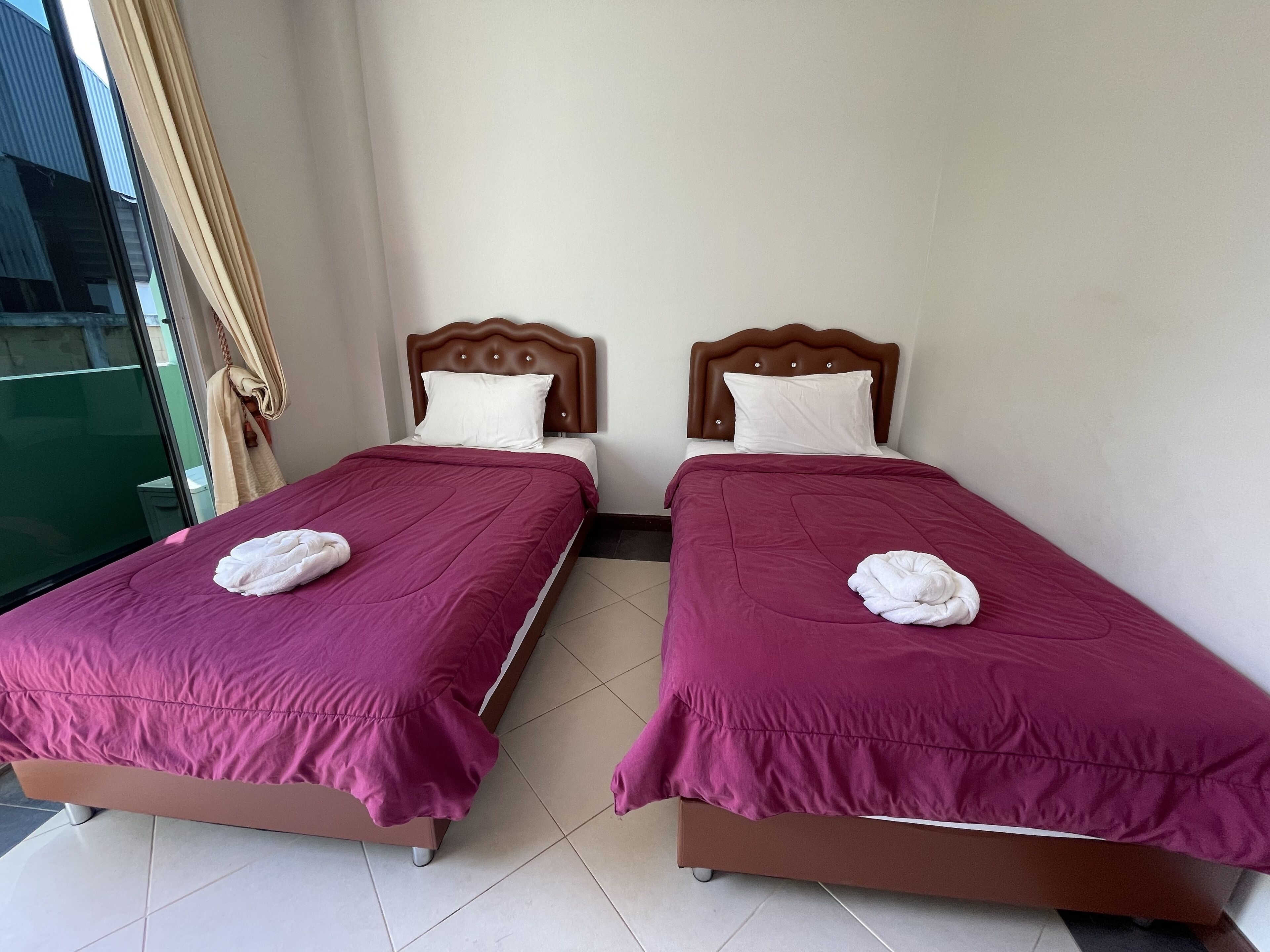 standard twin room | free wifi