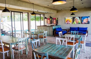 Breakfast, lunch, dinner served; international cuisine  - Lazy Koala Hostel - Adults Only (Hikkaduwa)