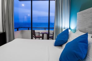 Deluxe Double Room with Balcony and Sea View | Utsikt fra rommet