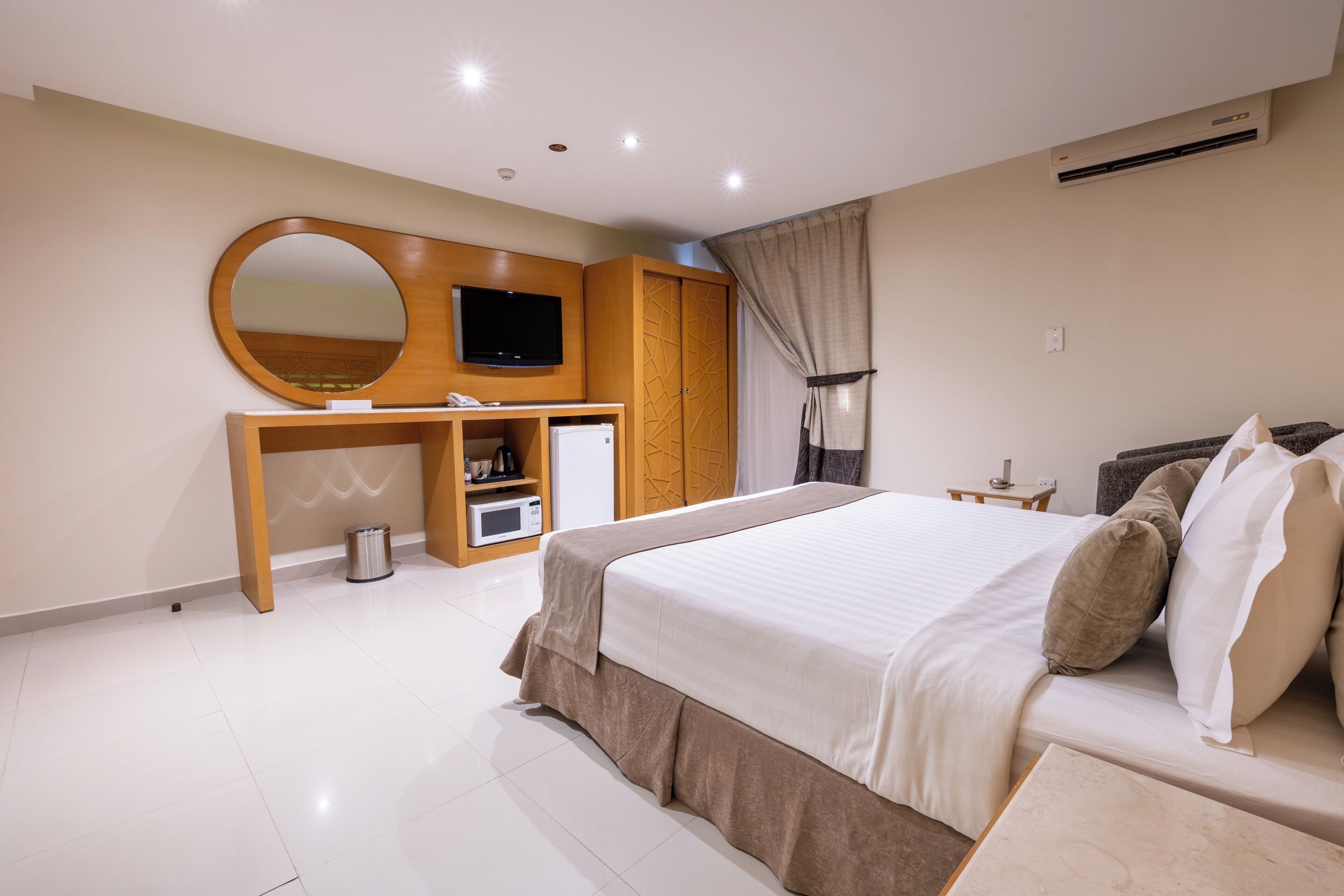 Studio | Két bảo mật tại phòng, bàn ủi/dụng cụ ủi quần áo 