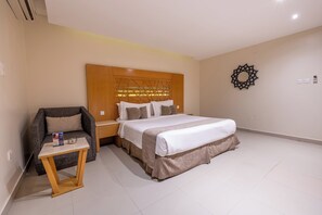 Studio | In-room safe, iron/ironing board, free WiFi - Neyyara Al Takhasossi (Riyadh)