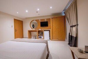 Estudio | Caja fuerte, tabla de planchar con plancha, wifi gratis