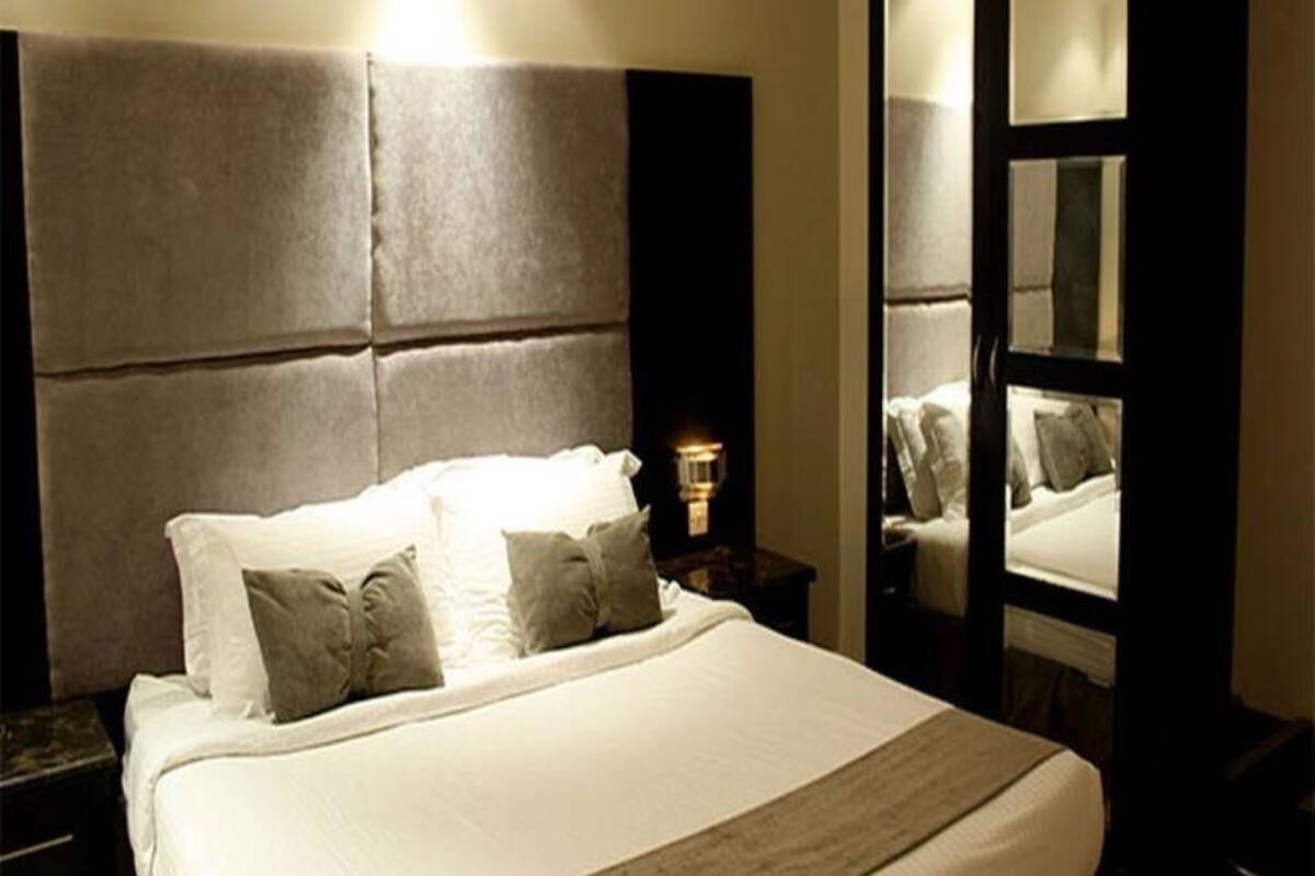 In-room safe, iron/ironing board (on request), WiFi (free), bed sheets