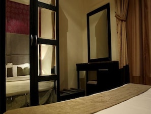 In-room safe, iron/ironing board, free WiFi, bed sheets - Nawara MEDICAL CITY (Riyadh)