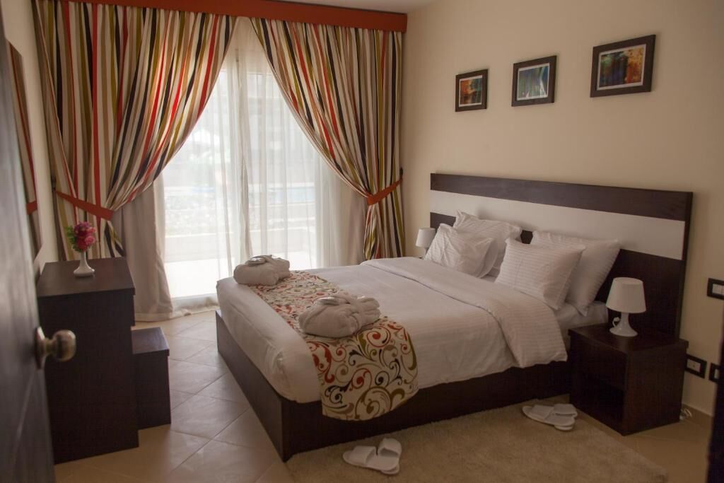 Coffres-forts dans les chambres, bureau, rideaux occultants