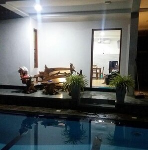 Outdoor dining - Villa Blue Water Hikkaduwa (Hikkaduwa)