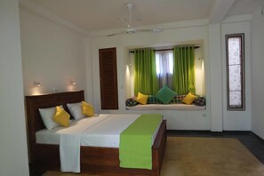 Egyptian cotton sheets, premium bedding, pillow-top beds, in-room safe - Villa Blue Water Hikkaduwa (Hikkaduwa)