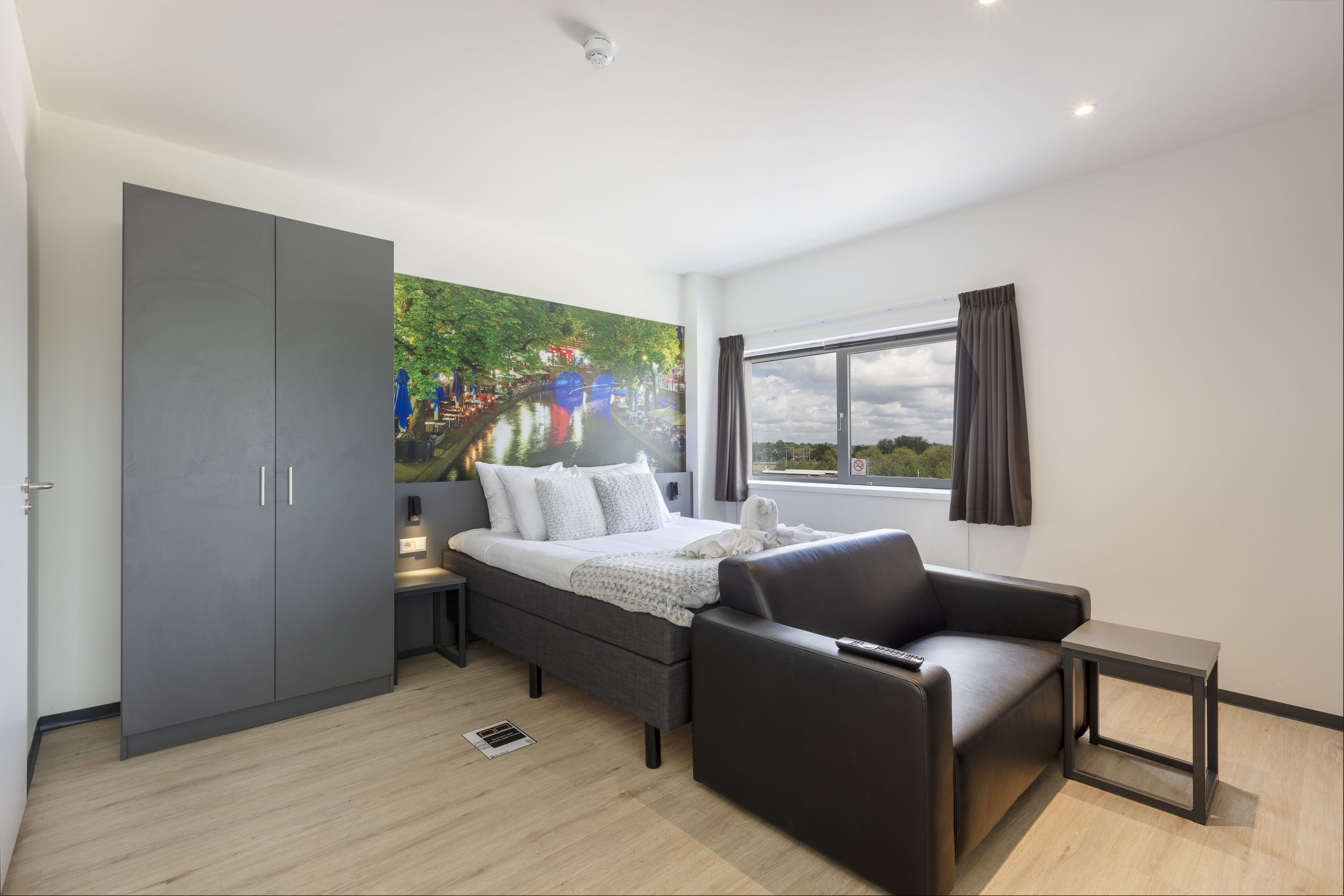 Deluxe Quadruple Room, Multiple Beds, Non Smoking, Kitchen | Premium bedding, in-room safe, individually furnished, desk