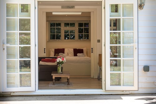 Ruhiges Häuschen in dieser ruhigen Ecke des neuen Waldes. 