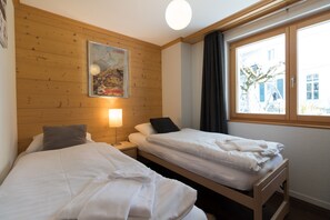 2 camere, ferro/asse da stiro