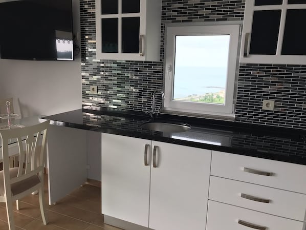 Villa | Eigene Küche | Großer Kühlschrank, Mikrowelle, Kochgeschirr/Geschirr/Besteck