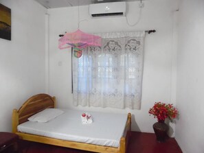 Standard Room | Free WiFi - Little Guest (Anuradhapura)