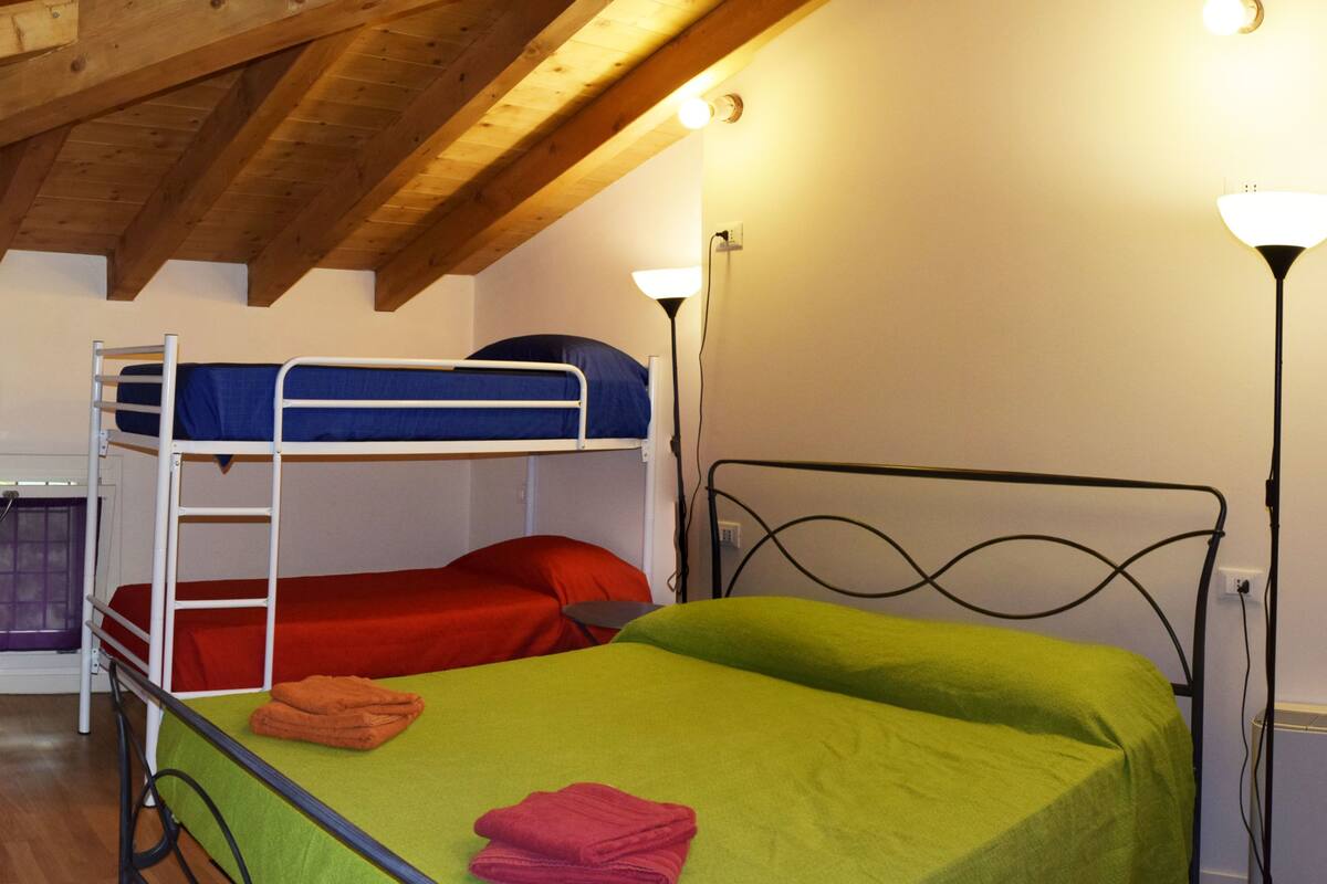 Executive Room, Private Bathroom (7) | Down duvets, pillow-top beds, blackout curtains, soundproofing