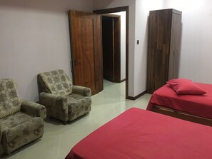 Panoramic Studio, 2 Twin Beds, Non Smoking | Desk, blackout drapes, iron/ironing board, free cribs/infant beds