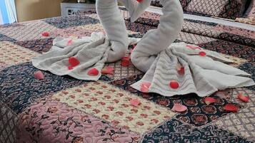 1 sovrum, memory foam-madrasser, strykjärn/strykbräda och gratis wi-fi