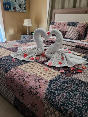 1 bedroom, memory foam beds, iron/ironing board, free WiFi