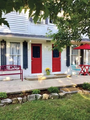 Exterior - Peas In A Pod Nightly Rental (Eureka Springs)