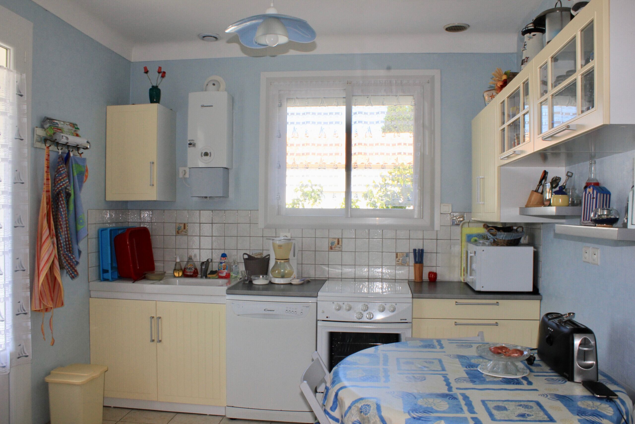 Réfrigérateur, micro-ondes, four, lave-vaisselle