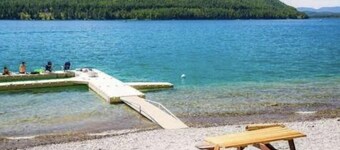 3 bed Ptarmigan condo with great amenities - Shared hot tub / Pools / Whitefish Lake access