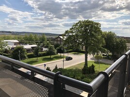 Business-íbúð - 1 stórt tvíbreitt rúm - reyklaust | Útsýni yfir garðinn